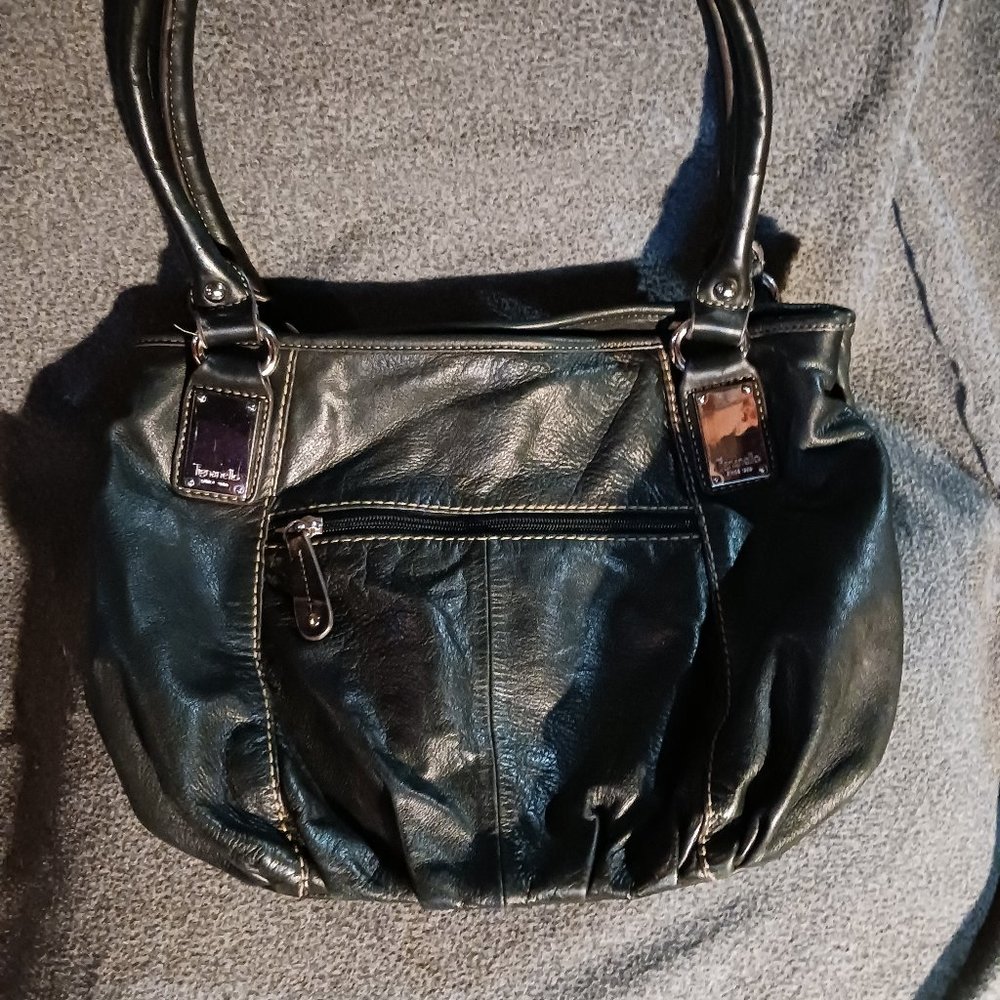 Tagnello black leather purse